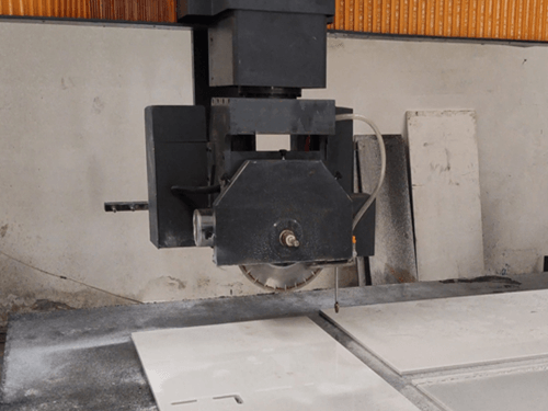 Stone blade thickness detection